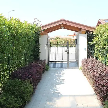 Timetofreedom With Private Garden & Pool דירה *