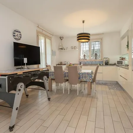 Lägenhet Timetofreedom With Private Garden & Pool