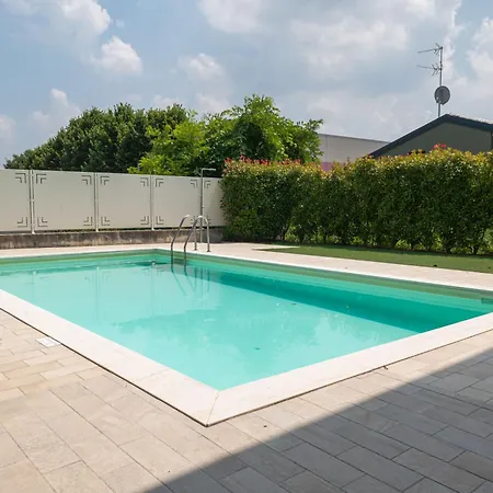 Timetofreedom With Private Garden & Pool Lägenhet